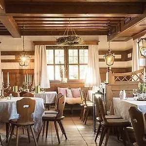Landgasthof Weisses Lamm Hotel